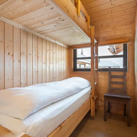Liapark Lodge *